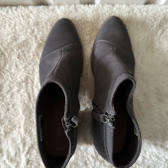 TOMS Charcoal Suede Ankle Booties – Block Heel – Size 9.5 - Picture 5 of 8